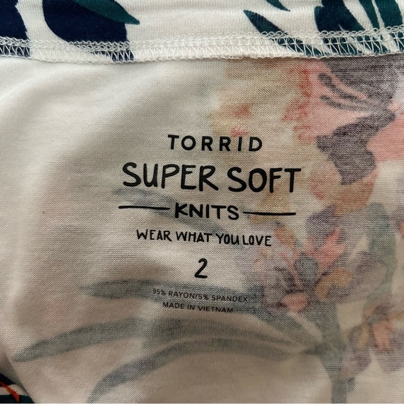 Torrid Super Soft Button Front Tiered Babydoll Top - Picture 5 of 9